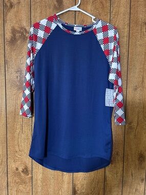 LuLaRoe Navy Blue Raglan Tee with Red & White Diamond Check Sleeves